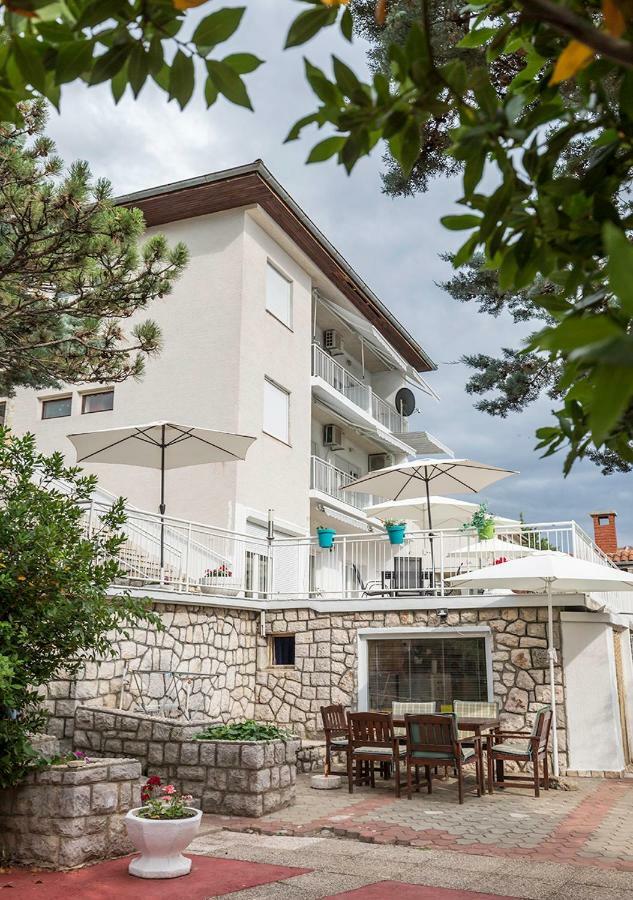 Apartments Tepavac Novi Vinodolski Exteriör bild